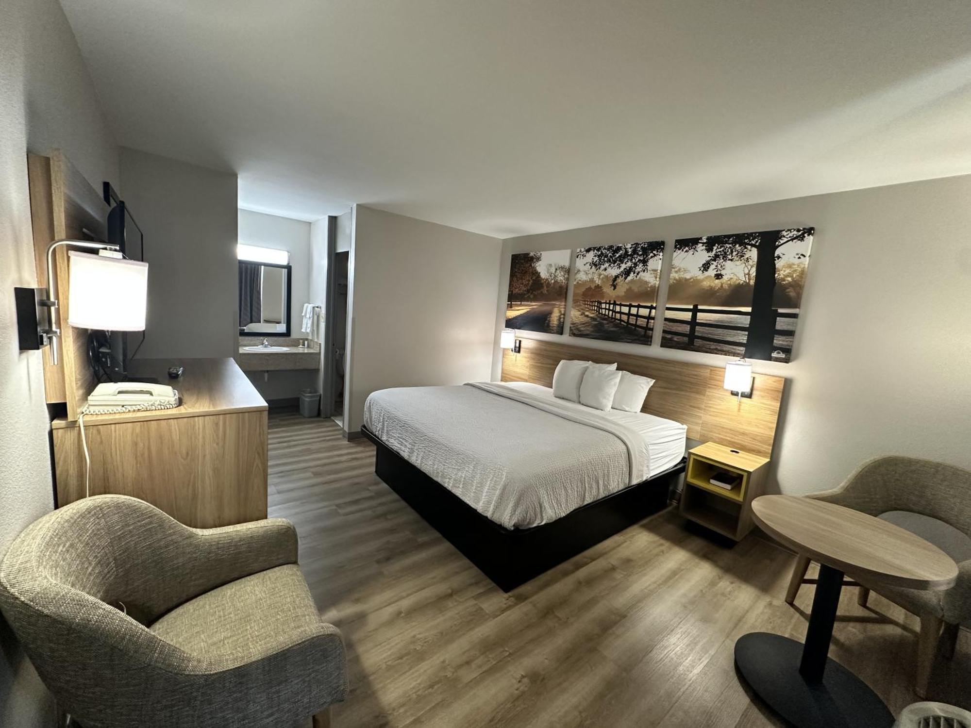 Days Inn By Wyndham Adel I-75 Екстериор снимка